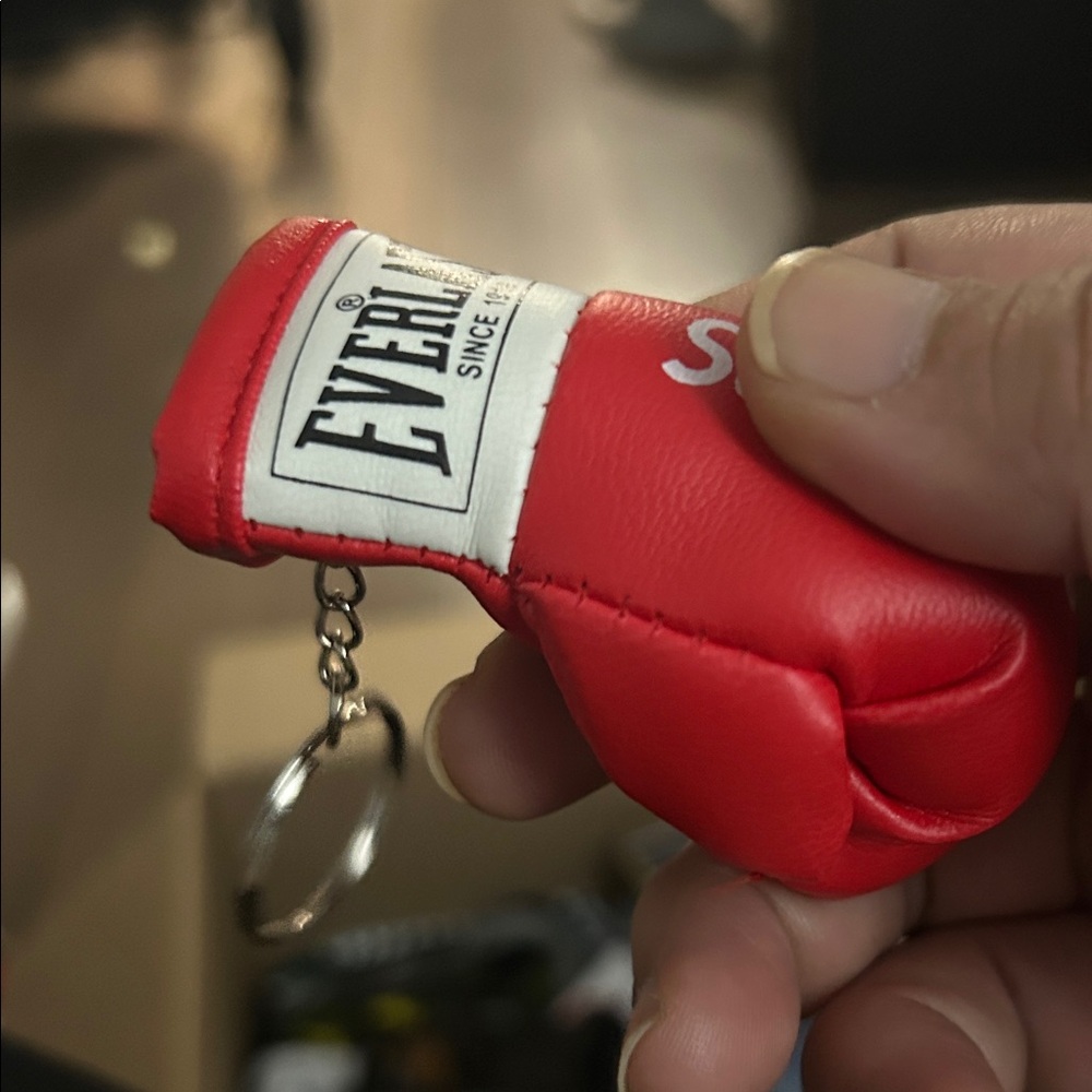 Everlast Red Mini Boxing Glove Key Holder